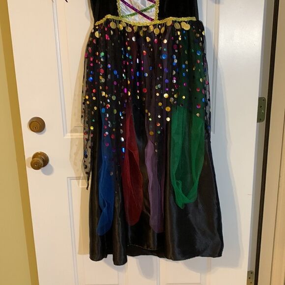 Gypsy costume one-size includes cape/head wrap, goldtone necklace & earrings. - Picture 3 of 11